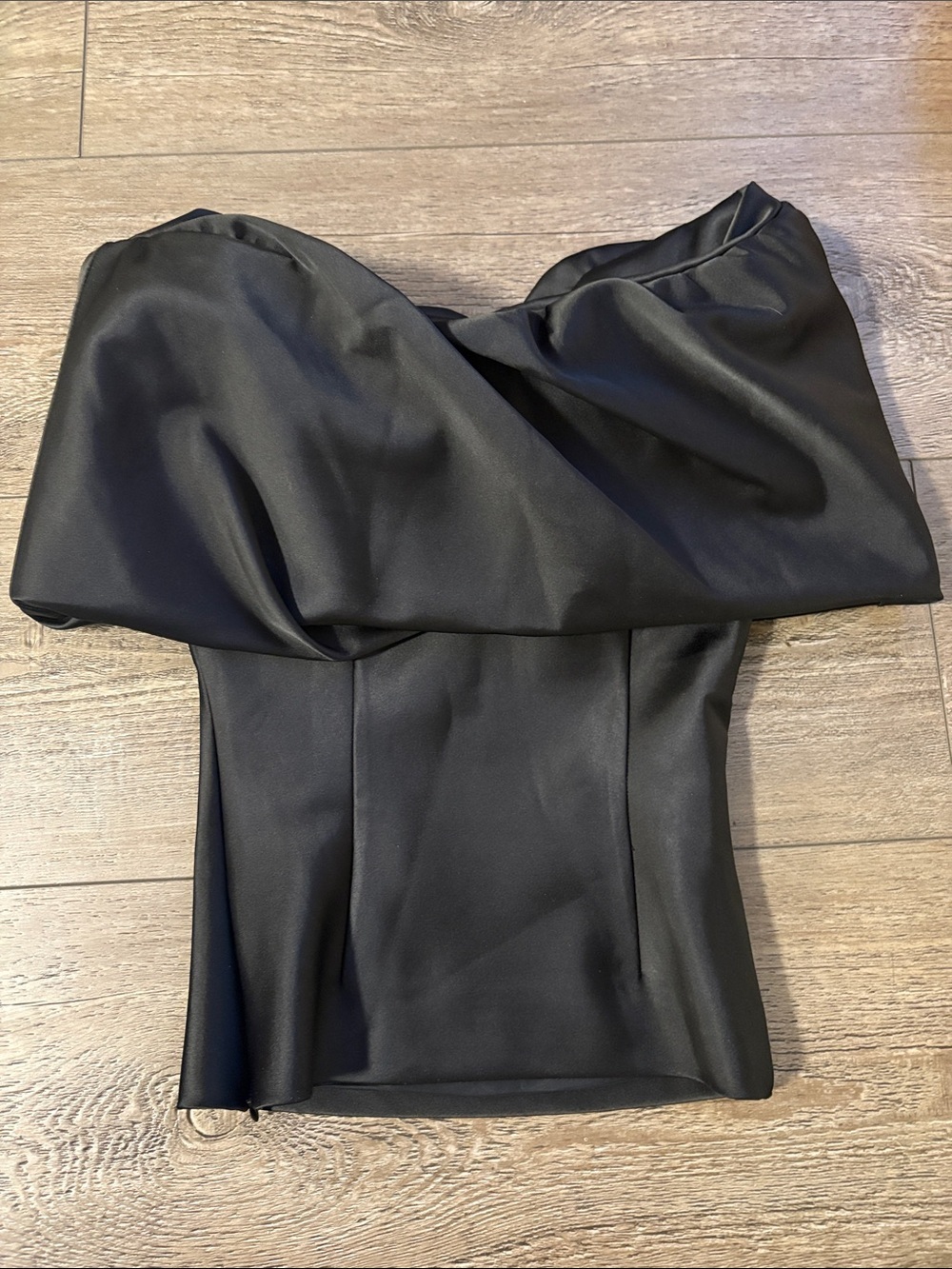 Entire Studios Barge Top in Black Sateen w Draped Off Shoulder Neck Line Ssense - Picture 3 of 7